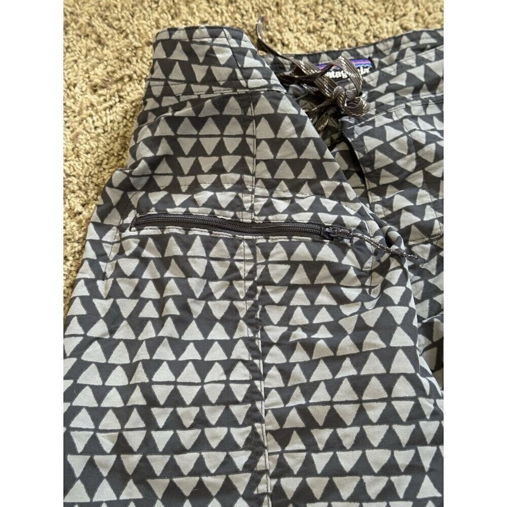 PATAGONIA Gray Black Board Swim Shorts Surf Beach Hawaiian Outdoor Sz 36 - Picture 3 of 9